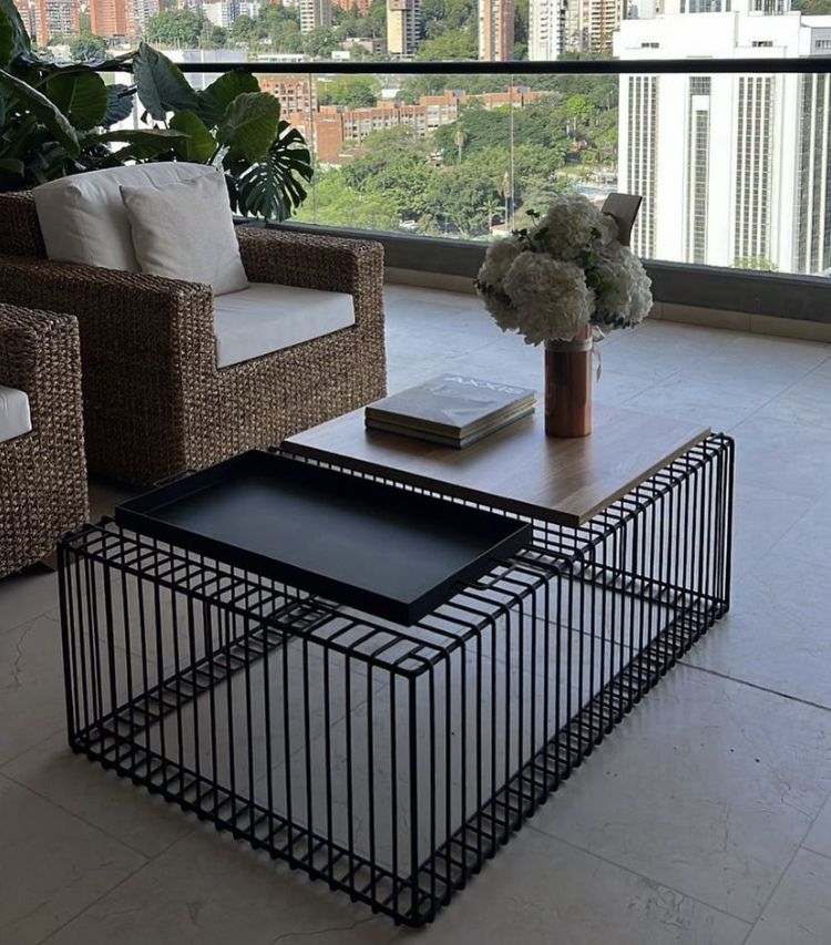 Base de mesa em estrutura metálica de arame